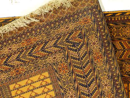 Tapis Turkmène (chaîne, trame et velours en 