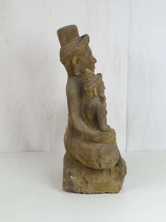  Art Khmer - Groupe de Shiva assis tenant son 