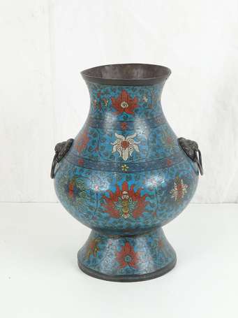 CHINE style MING Vase de forme HU en cloisonné XIX