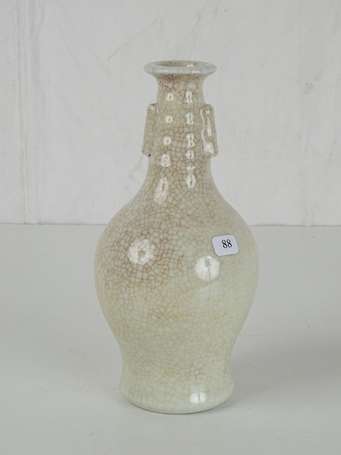 CHINE Petit vase en céramique craquelée H. 21 cm