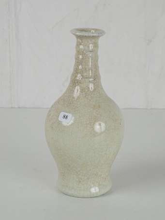 CHINE Petit vase en céramique craquelée H. 21 cm