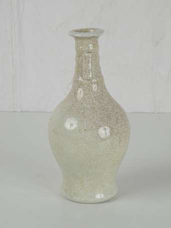 CHINE Petit vase en céramique craquelée H. 21 cm