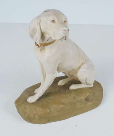 Chien assis Sujet en porcelaine polychrome Royal 