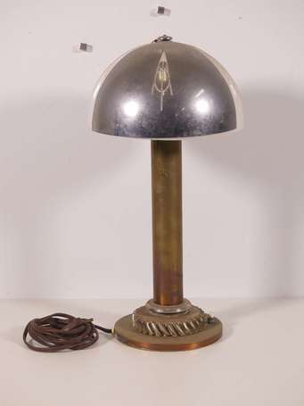 FORD V8 - Lampe métallique de bureau. H. 38 cm 