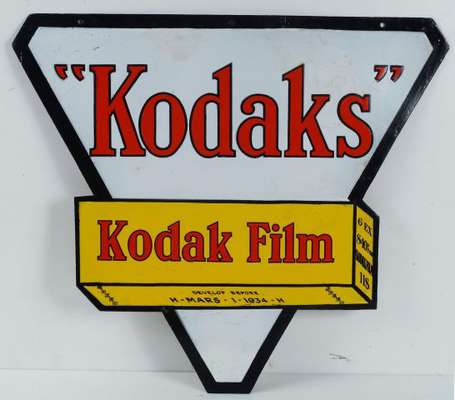 KODAKS : Enseigne émaillée double-face en découpe.