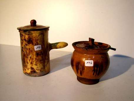Pot à lait à manche latéral, Ligron. H : 19 cm. 