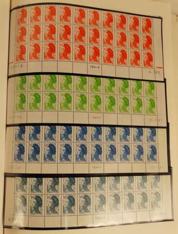 Album de 1970 à 1985. Timbres N** en blocs + 