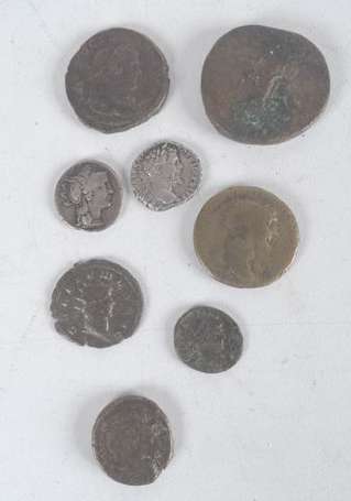 8 monnaies antique Romaines dont 2 en argent