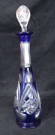 SAINT LOUIS - Grande carafe taillée bleue. Non 