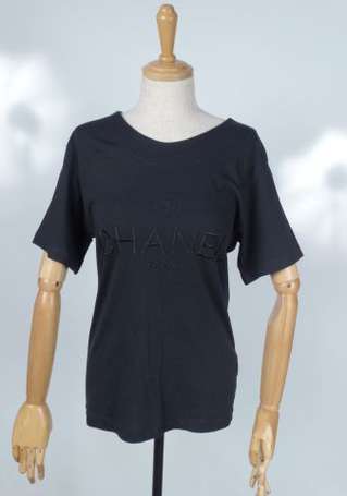 CHANEL - T-shirt en coton noir brodé Chanel Paris 