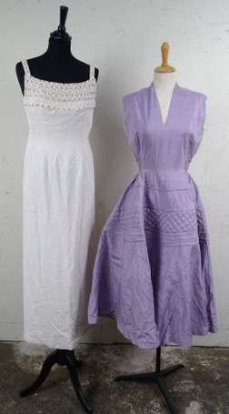 Lot de 2 robes vintage vers 1960, l'une mauve à 