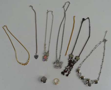 Lot de bijoux fantaisie dont 1 bague en argent 
