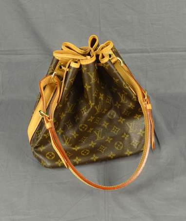 LOUIS VUITTON - Sac modèle Petit Noé en toile 