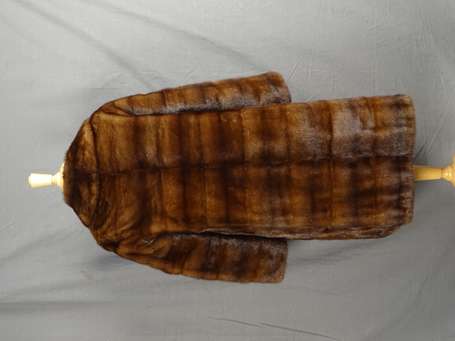JACQUES ESTEREL - Manteau de vison. T. 38.