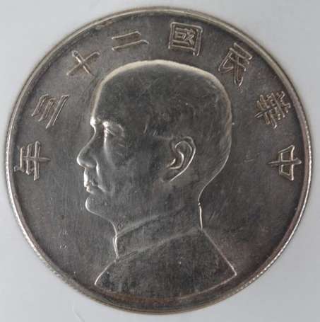 Chine. Dollar en argent 1933 880°/00 poids 26,7 gr