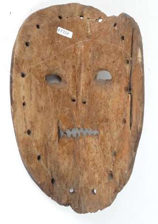 Ancien masque de danse en bois dur polychromé 