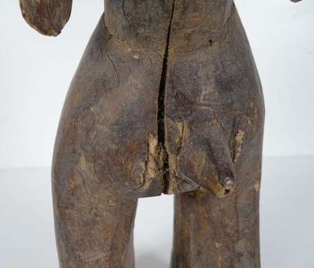 Ancienne figure d'ancêtre en bois léger aux 