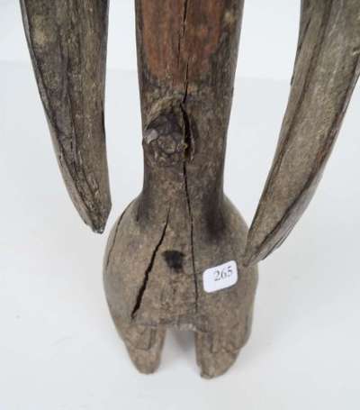 Ancienne figure d'ancêtre en bois dur à patine de 