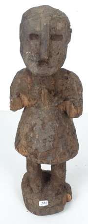 Ancienne statuette de chamane en bois mi-dur 