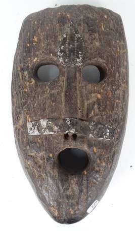 Très ancien masque de chamane en bois dur et dense