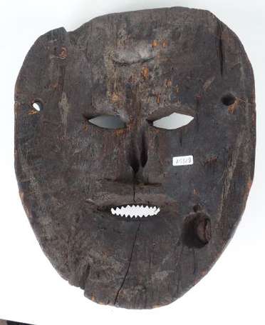 Ancien masque chamanique en bois 'Esprit'. 