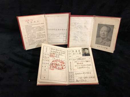 Etranger - Chine - 3 Passeports chinois Période 