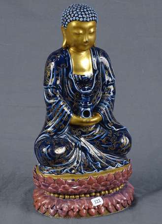 CHINE - Bouddha assis sur un socle lotiforme. 