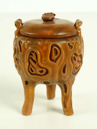 CHINE Petite boîte tripode couverte de forme Ding 