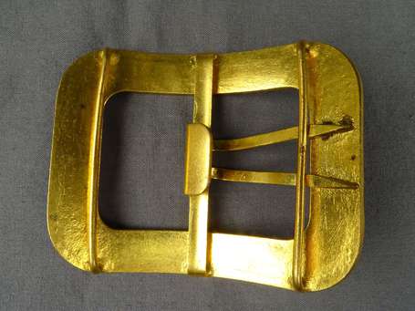 Boucle de ceinture rectangle en métal doré ornée 
