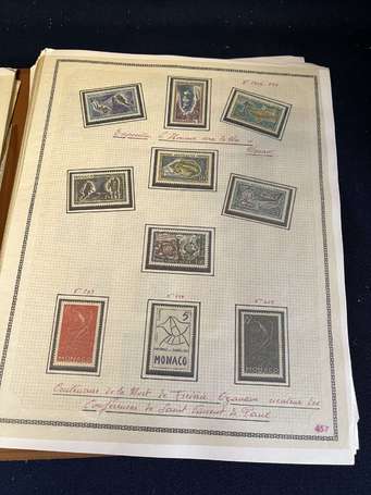 Monaco - Collection de timbres montés sur feuilles