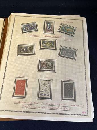 Monaco - Collection de timbres montés sur feuilles