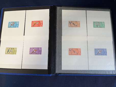 Togo - Classeur de timbre comprenant 45 épreuves 