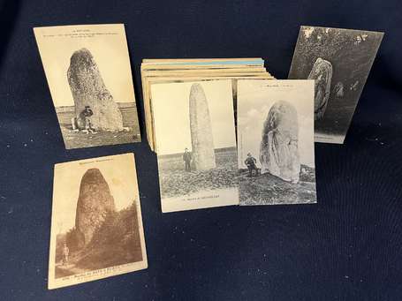 Dolmens , pierres et Menhirs - ensemble d'environ 