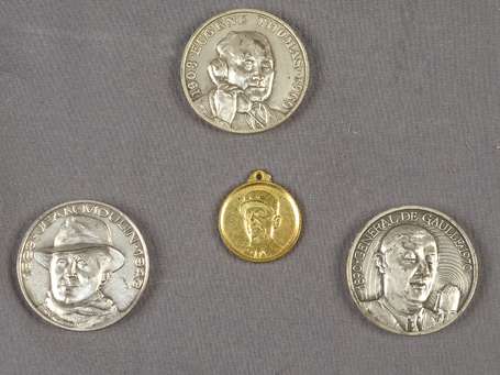 Coffret contenant 3 médailles en bronze argenté 