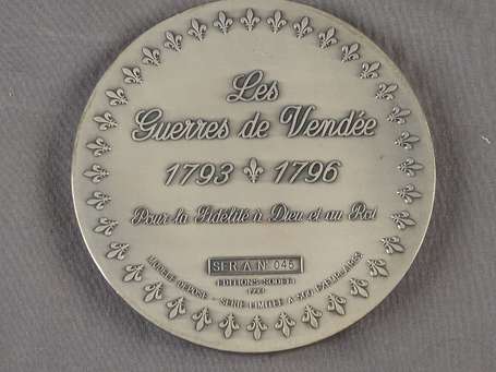 Enorme médaille en bronze argenté Vendée 1793 au 