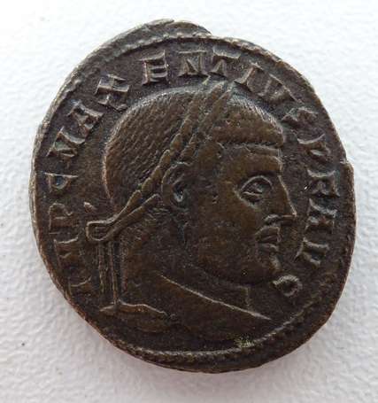 Monnaie romaine - MAXENCE. Follis ou Nummus. Avers