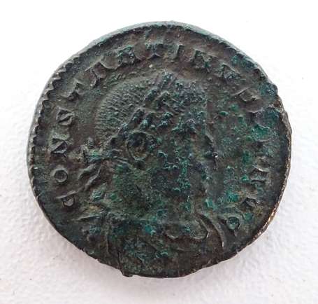 Monnaie romaine. Follis ou Nummus. Avers : 