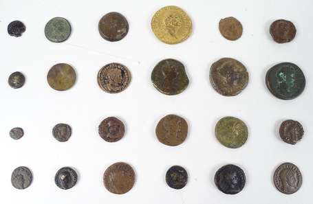 Lot de 24 monnaies romaines, dont interessantes. 