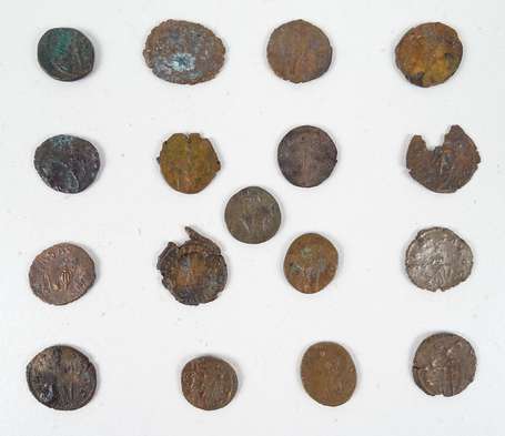 Lot de 17 monnaies romaines TETRICUS I TETRICUS II