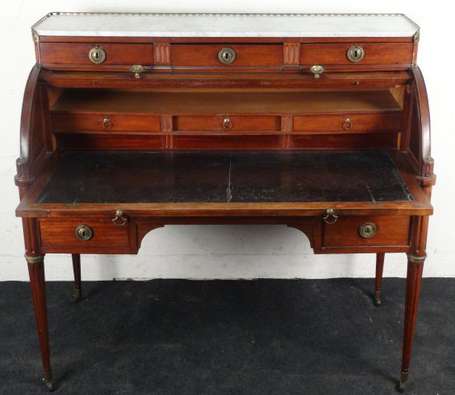 Bureau cylindre en acajou et placage d'acajou, la 
