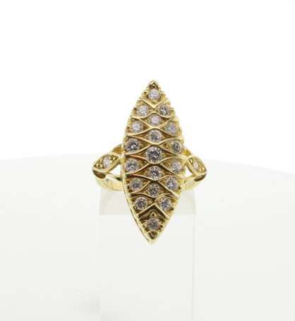 Bague marquise en or jaune 18K (750°/00) et 