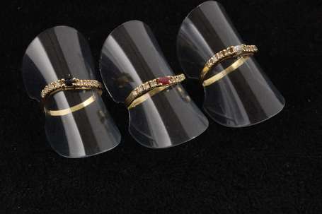 Trois bagues en or jaune 14K (585°/00) serties de 