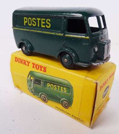 Dinky toys - Peugeot DA3 vert  