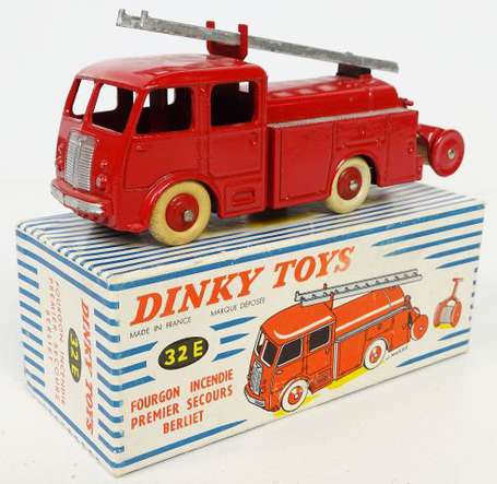 Dinky toys - Fourgon premiers secours , très bon 