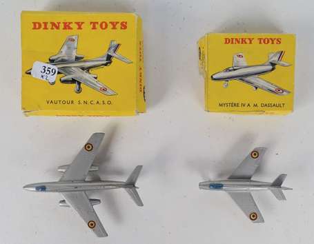 Dinky toys - Lot de 2 avions , Mystère IV , et 