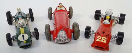 Dinky toys GB - Lot de 3 voitures de courses  en 