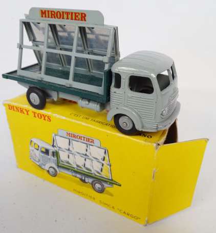 Dinky toys - Simca cargo miroitier , manque 