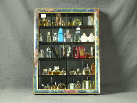 DIVERS PARFUMEURS - Lot de 42 miniatures de parfum