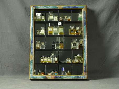 DIVERS PARFUMEURS - Lot de 42 miniatures de parfum