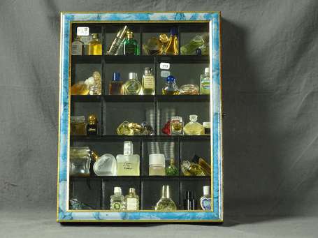 DIVERS PARFUMEURS - Lot de 37 miniatures de parfum